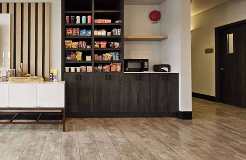 Coos Bay Hotel | Edgewater Inn and Suites, an Ascend Collection Hotel