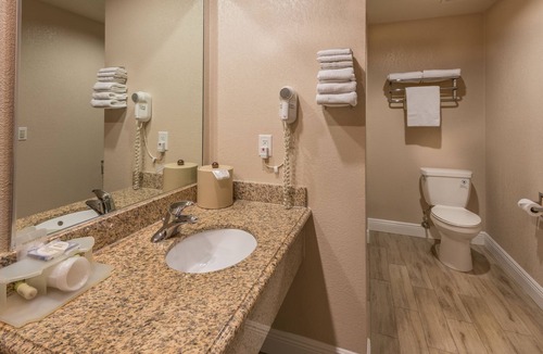 Reedley Hotel | Edgewater Inn Reedley