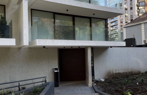 El Golf Apartment | Edificio Home, Modernos departamentos Barrio El Golf, Las Condes.