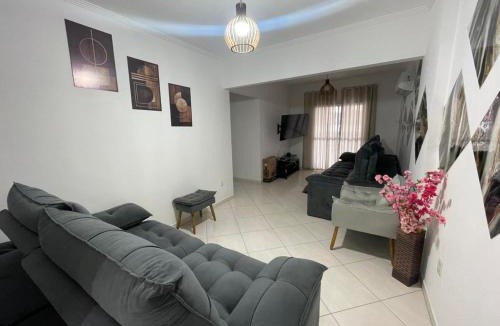 Guilhermina Apartment | Edificio Royale Pe na Areia, Churrasqueira e Ar Condicionado