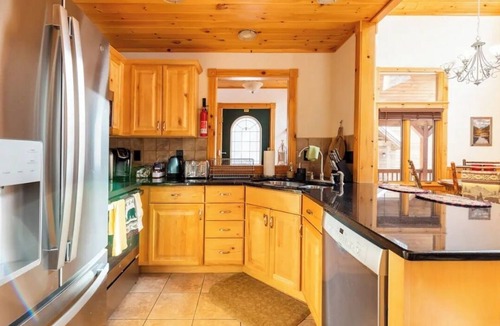 North Pole Ski Chalet | Edin's Chalet - Whiteface Mountain 4-bedroom-2 Baths - 7 beds