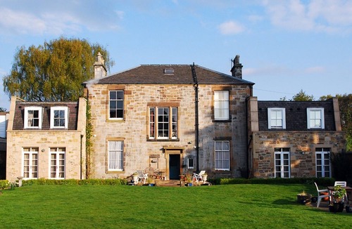 Eskbank House | Edinburgh, Dalkeith , Eskbank , vacation rental. S T LET LICENCE APL' MLOOO90P