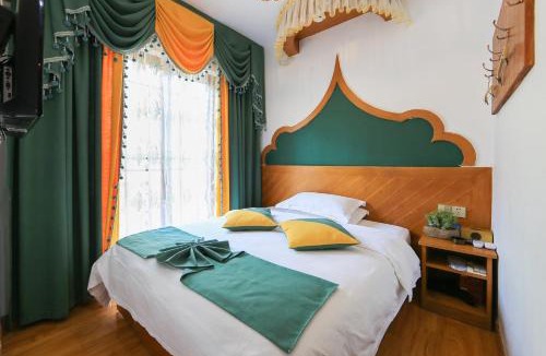 Yongding House | Edinburgh Hostel - Coffee bar - Western breakfast -Travel expert -Good location-English reception-Ticket service-Tourism planing-Laundry-Camara-Drone gopro