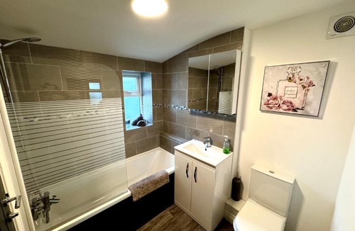 Tynemouth House | Edith Haven Tynemouth Fabulous Coastal Holiday Home with Free OnStreet Parking