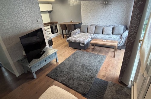 Bont Newydd Cabin | Edwards cabin