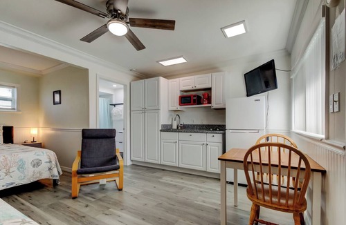Sunset Reef Hotel | - EFFICIENCY #2 STEPS FROM THE BEACH