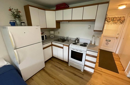 Wolfeboro Apartment | Efficiency 5-Piping Rock Resort