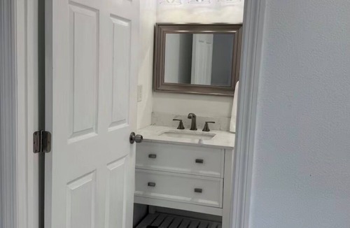 Egypt Lake-Leto House | Efficiency near Tampa airport and Raymond James Stadium. Parking & Private Entry