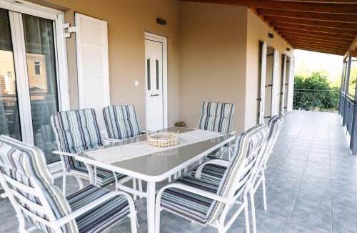 Pyrgos Villa | EftychiaHouse
