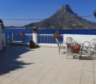 Massouri Apartment | Eftychias residence