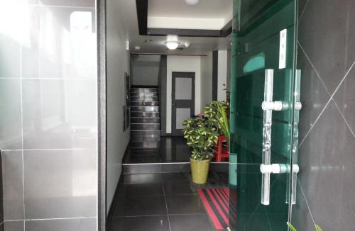 Yeonsan Hotel | Egg Motel
