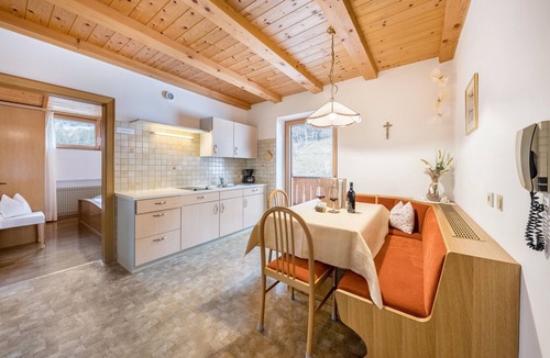 Verano Apartment | Eichernhof Apartment Apfelblüte – Delicious Vital Breakfast and Dinner Available on Request