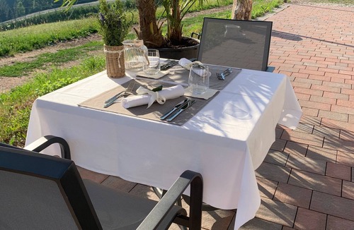 Verano Apartment | Eichernhof Apartment Marillenblüte – Delicious Vital Breakfast and Dinner Available on Request