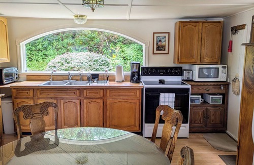 Mid-Coast and Islands Cottage | Eider Haven: 1 BR, 1 BA Cottage in Harpswell, Sleeps 4