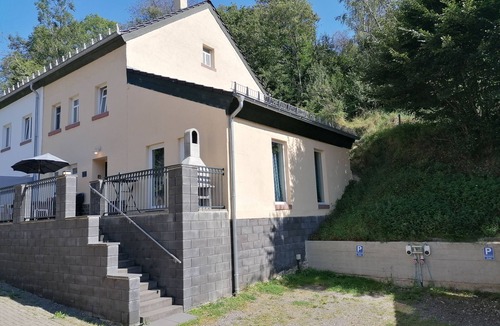 Ammeldingen bei Neuerburg House | Eifel holiday home - large living room - 5 bedrooms - private use!
