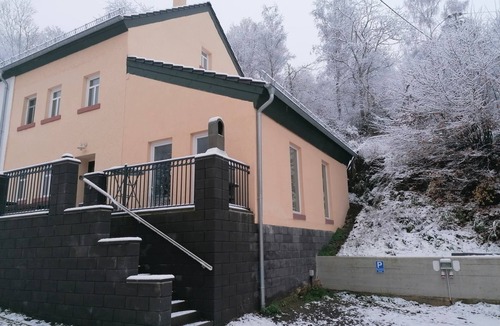 Ammeldingen bei Neuerburg House | Eifel holiday home - large living room - 5 bedrooms - private use!