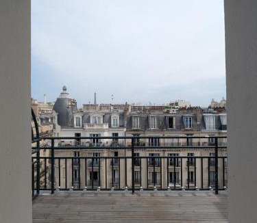 15th Arrondissement Apartment | Eiffel Pearl