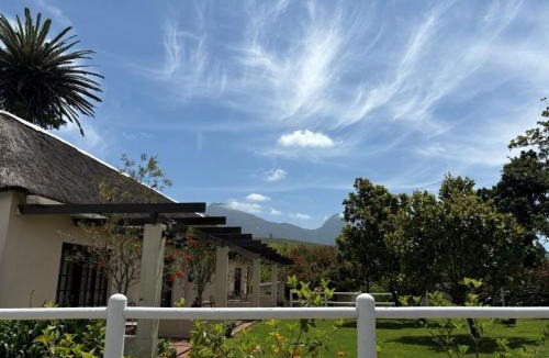 Ruiterbos Hotel | Eight Bells Mountain Inn