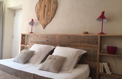 Robion House | Eighteenth-century stone farmhouse with swimming pool at the top of a historic village