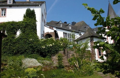 Kronenburg House | Einzelzimmer - Burghaus und Villa Kronenburg