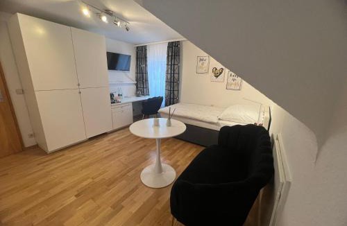 Grimmelfingen Apartment | Einzelzimmer mit privatem Bad nähe Ulmer Donautal - ideal für Geschäftsreisen