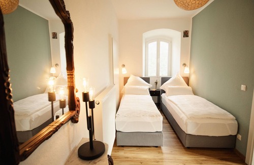 Saffig Bed & Breakfast | Einzelzimmer Studio - Gästehaus im Schlosspark