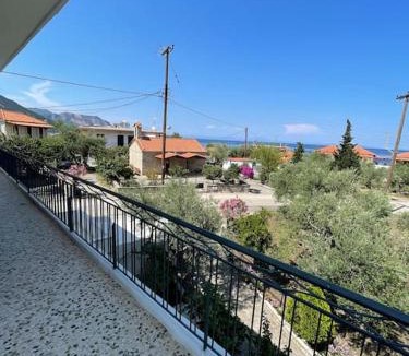 Poulithra Apartment | Eirini house