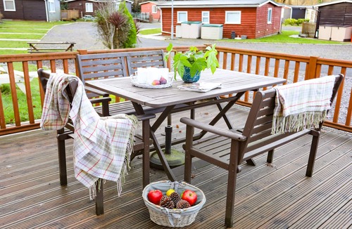Bont Newydd Cottage | EIRLYS, pet friendly, with a garden in Caeathro