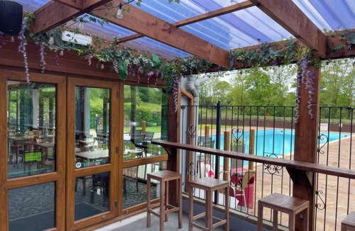 Bont Newydd Cottage | EIRLYS, pet friendly, with a garden in Caeathro