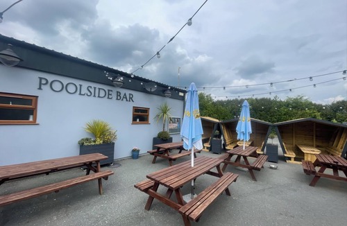 Bont Newydd Cottage | EIRLYS, pet friendly, with a garden in Caeathro