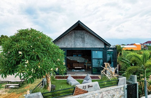 Banyuasri Villa | EJ House