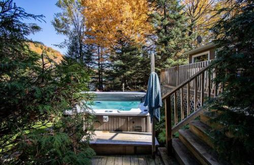 St-Adolphe-d'Howard Ski Chalet | Eko Eau Chalet An Outstanding view that will delight you