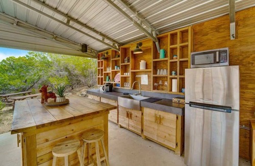 Dripping Springs RV Rental | El Apache | Stargazer Tent + AC, Fire Pit & Pool