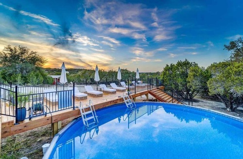 Dripping Springs RV Rental | El Apache | Stargazer Tent + AC, Fire Pit & Pool