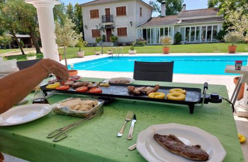 Pelabravo House | El Campillo