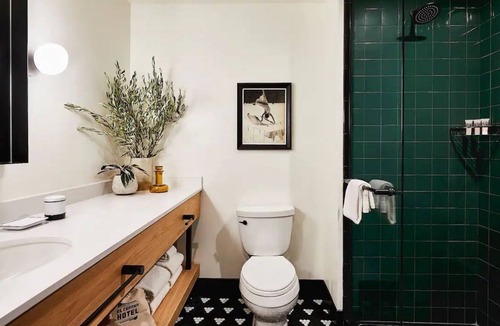 Merced Hotel | El Capitan Hotel Arbor Lane Queen - Gateway to Yosemite