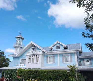 Amadeo House | El Casa Azul
