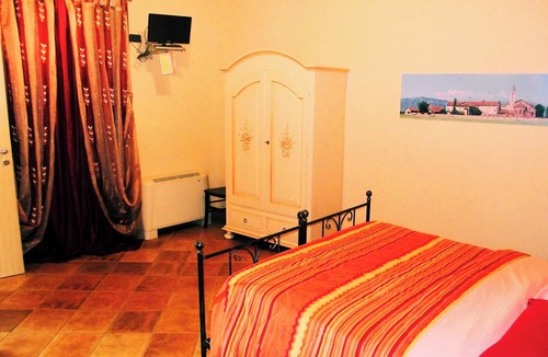 Staffarda Bed & Breakfast | EL CAVAJER) red room