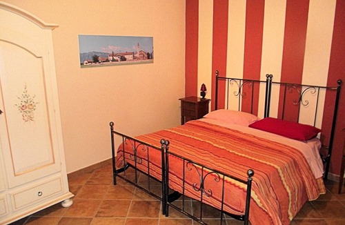 Staffarda Bed & Breakfast | EL CAVAJER) red room