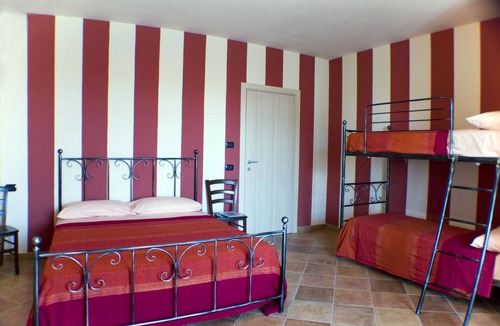 Staffarda Bed & Breakfast | EL CAVAJER) red room