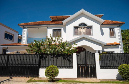 Santiago de los Caballeros House | El Doradi House, in Santiago