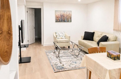 Richmond Hill Apartment | El Dorado