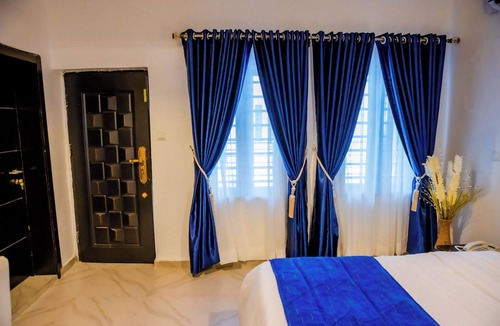 Oshodi-Isolo Hotel | El Elyon Hotel and Suites