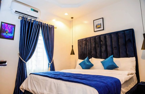 Oshodi-Isolo Hotel | El Elyon Hotel and Suites