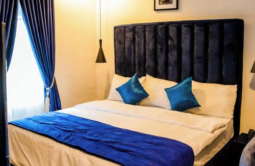 Oshodi-Isolo Hotel | El Elyon Hotel and Suites