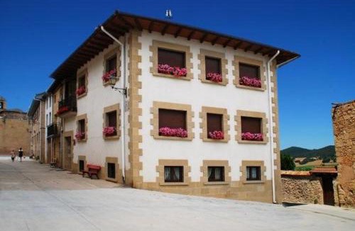 Genevilla House | El Encinedo