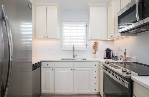 Sawgrass Condo | El Mar Villa | Oceanfront Luxury Condo w/Sunroom Patio + Beach Access