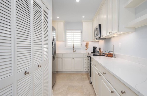 Sawgrass Condo | El Mar Villa | Oceanfront Luxury Condo w/Sunroom Patio + Beach Access