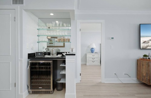 Sawgrass Condo | El Mar Villa | Oceanfront Luxury Condo w/Sunroom Patio + Beach Access