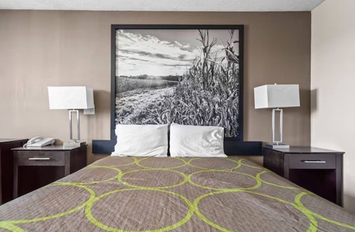 El Paso Hotel | El Paso Cozy King Haven, Clean Comfort & Easy Access | Free Parking
